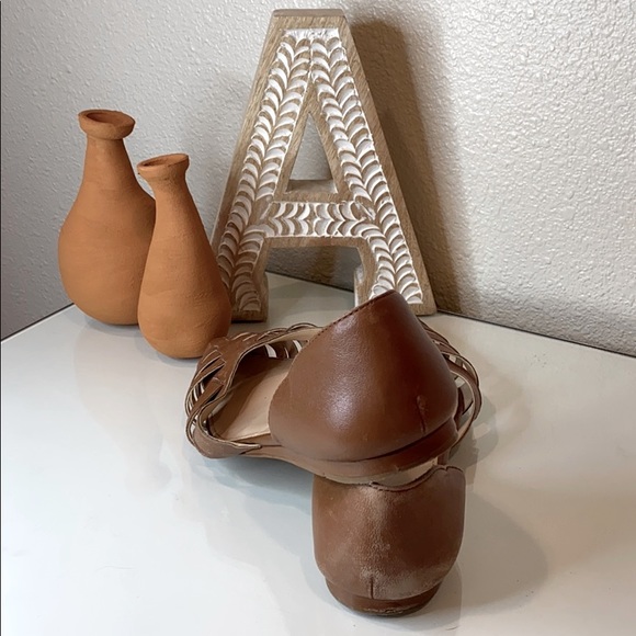 Vince Camuto Camel Flats - Picture 3 of 4